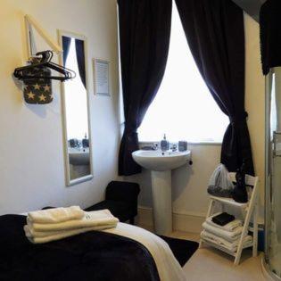 Kings Arms Hotel Holsworthy Bagian luar foto