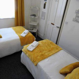 Kings Arms Hotel Holsworthy Bagian luar foto